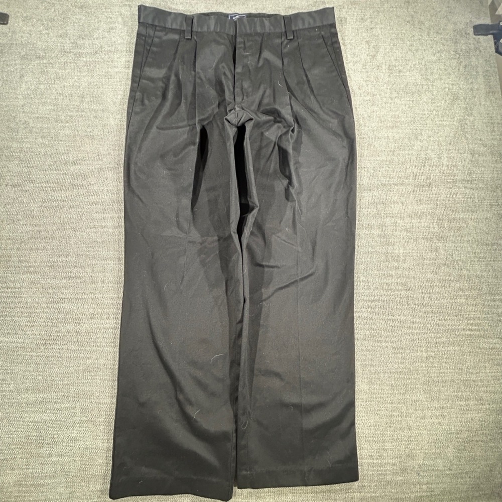 Dockers Pleated Chino Pants Mens 36x30 Black Excellent Classic Fit Cotton Twill - Picture 2 of 9